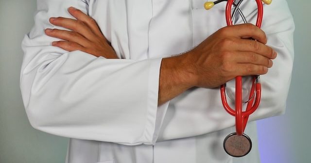 Faciliter l’accès pour tous aux soins de santé : un impératif de société