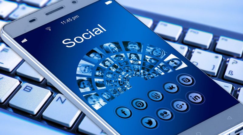 Médias Sociaux et informations : Mieux s'adapter à l'ère numérique